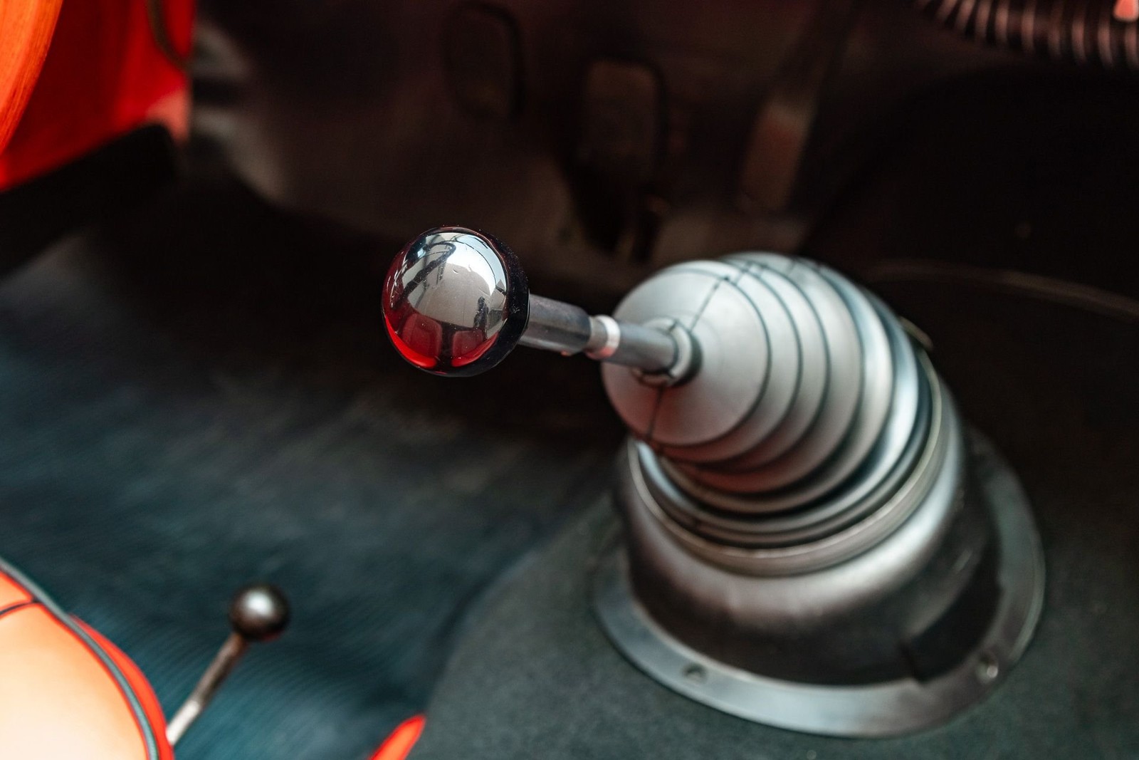 Alfa-Romeo-Spider-1957-Convertible-27