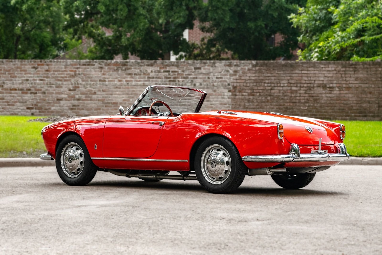 Alfa-Romeo-Spider-1957-Convertible-3