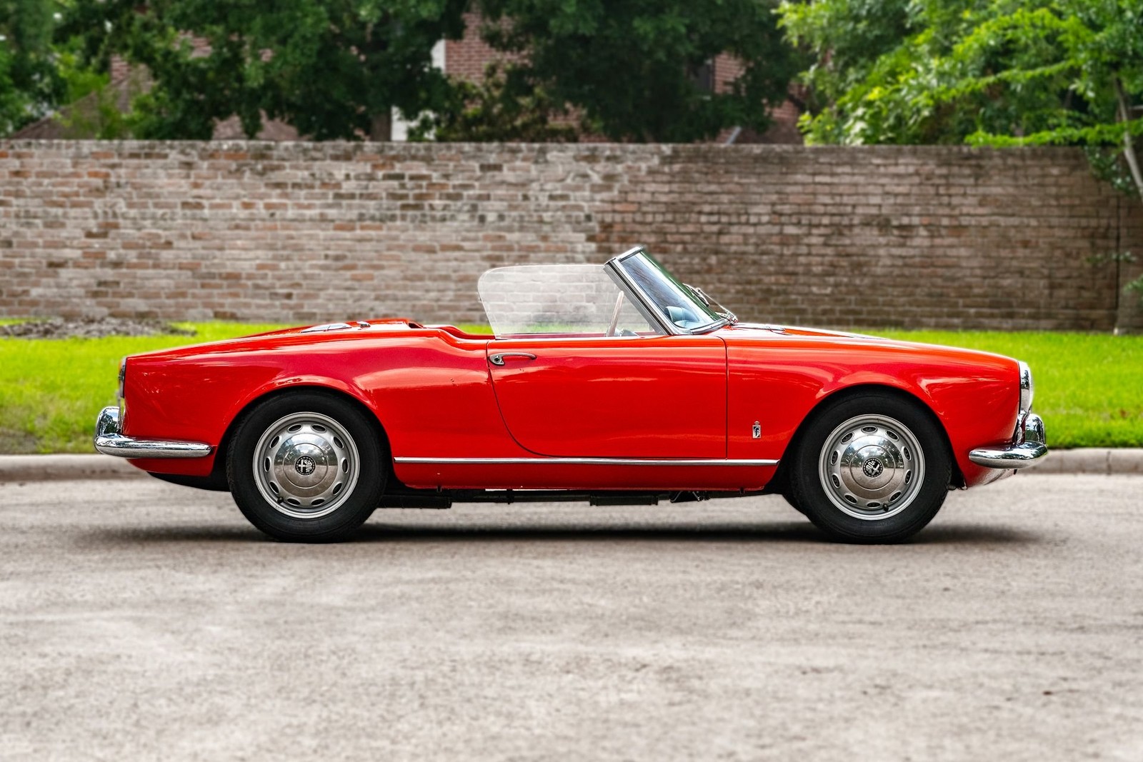 Alfa-Romeo-Spider-1957-Convertible-6