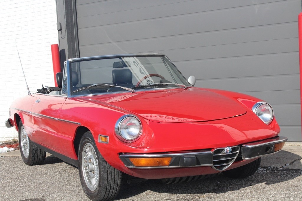 Alfa-Romeo-Spider-1974-1