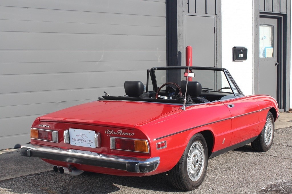 Alfa-Romeo-Spider-1974-11