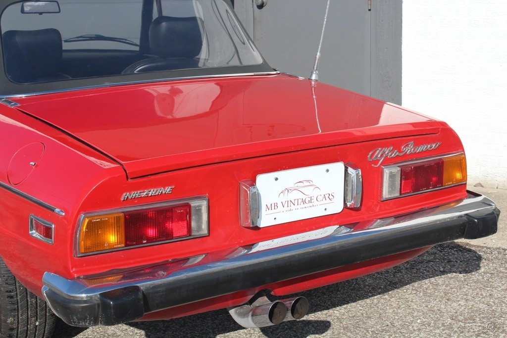 Alfa-Romeo-Spider-1974-14