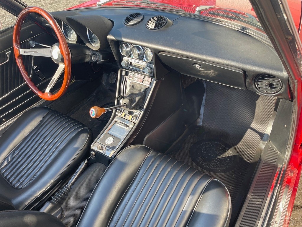 Alfa-Romeo-Spider-1974-16