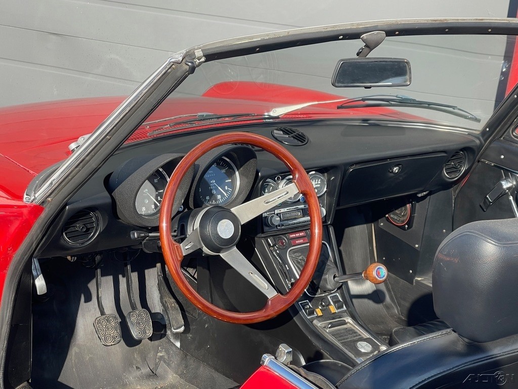 Alfa-Romeo-Spider-1974-18