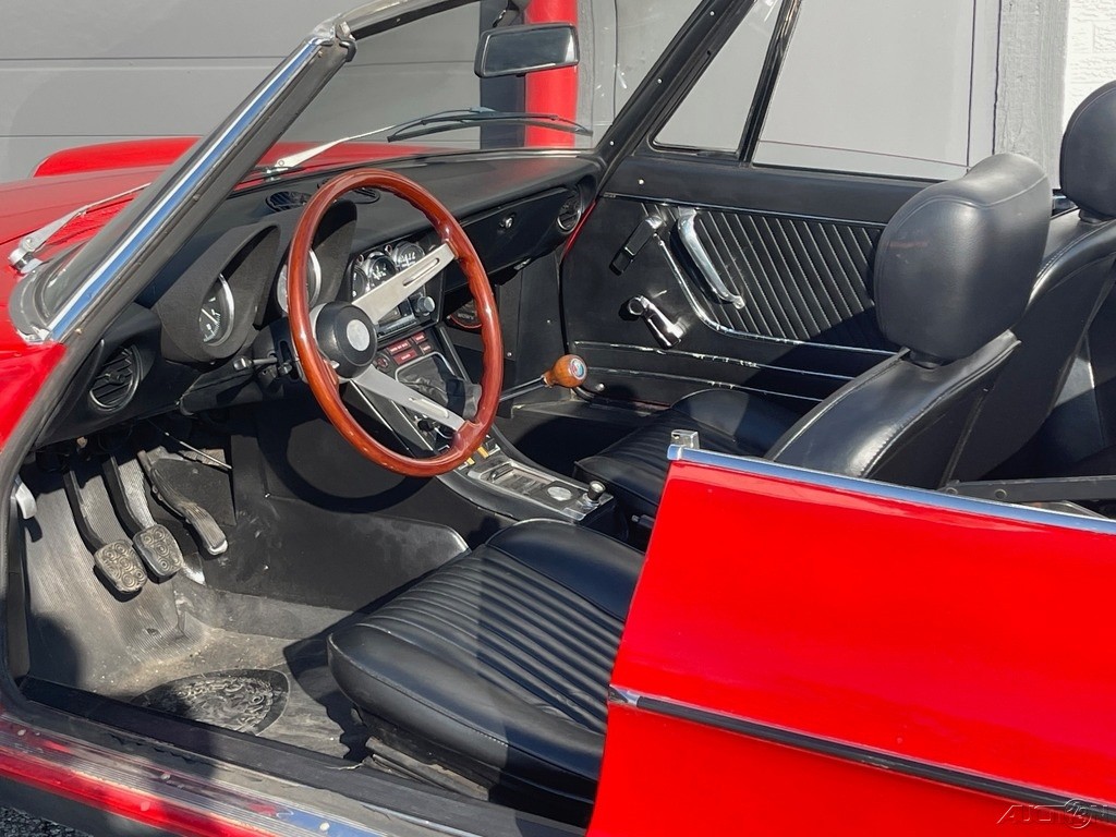 Alfa-Romeo-Spider-1974-19