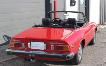 Alfa-Romeo-Spider-1974-3