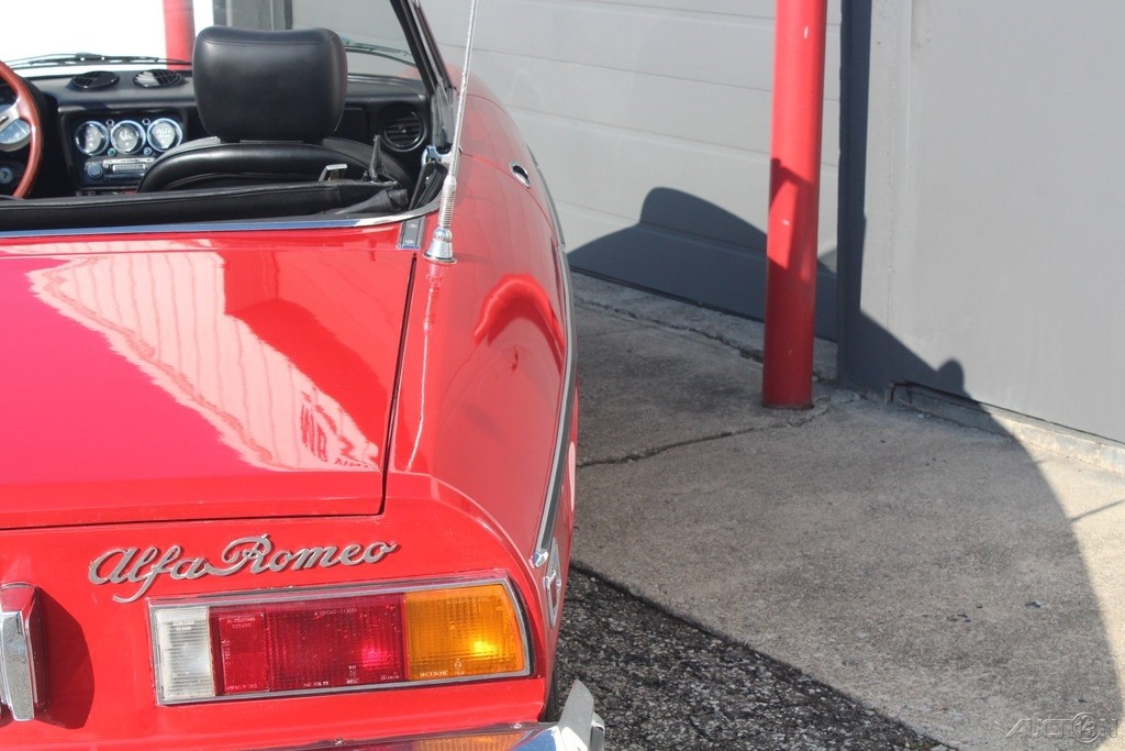 Alfa-Romeo-Spider-1974-6