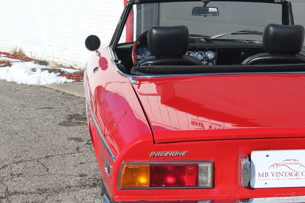 Alfa-Romeo-Spider-1974-7