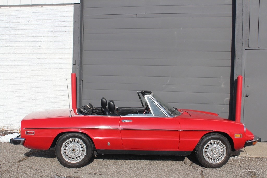 Alfa-Romeo-Spider-1974-8