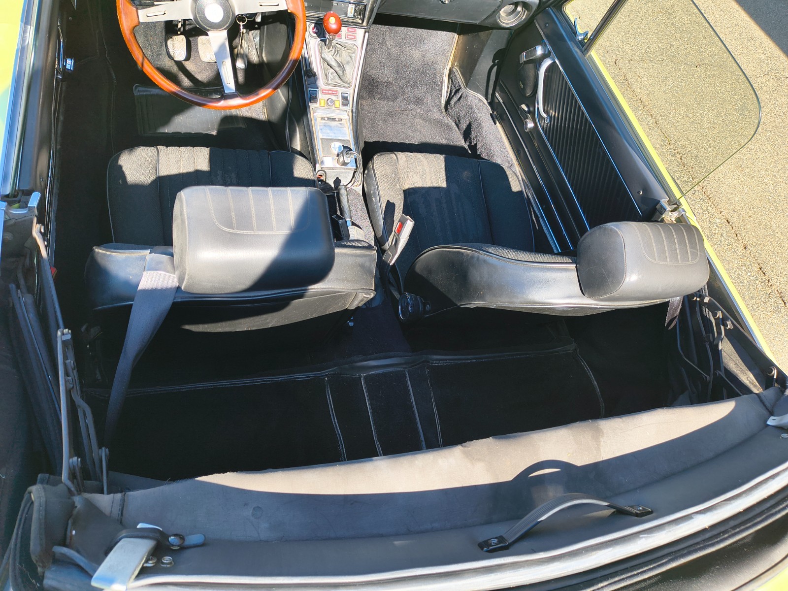 Alfa-Romeo-Spider-1977-Convertible-10