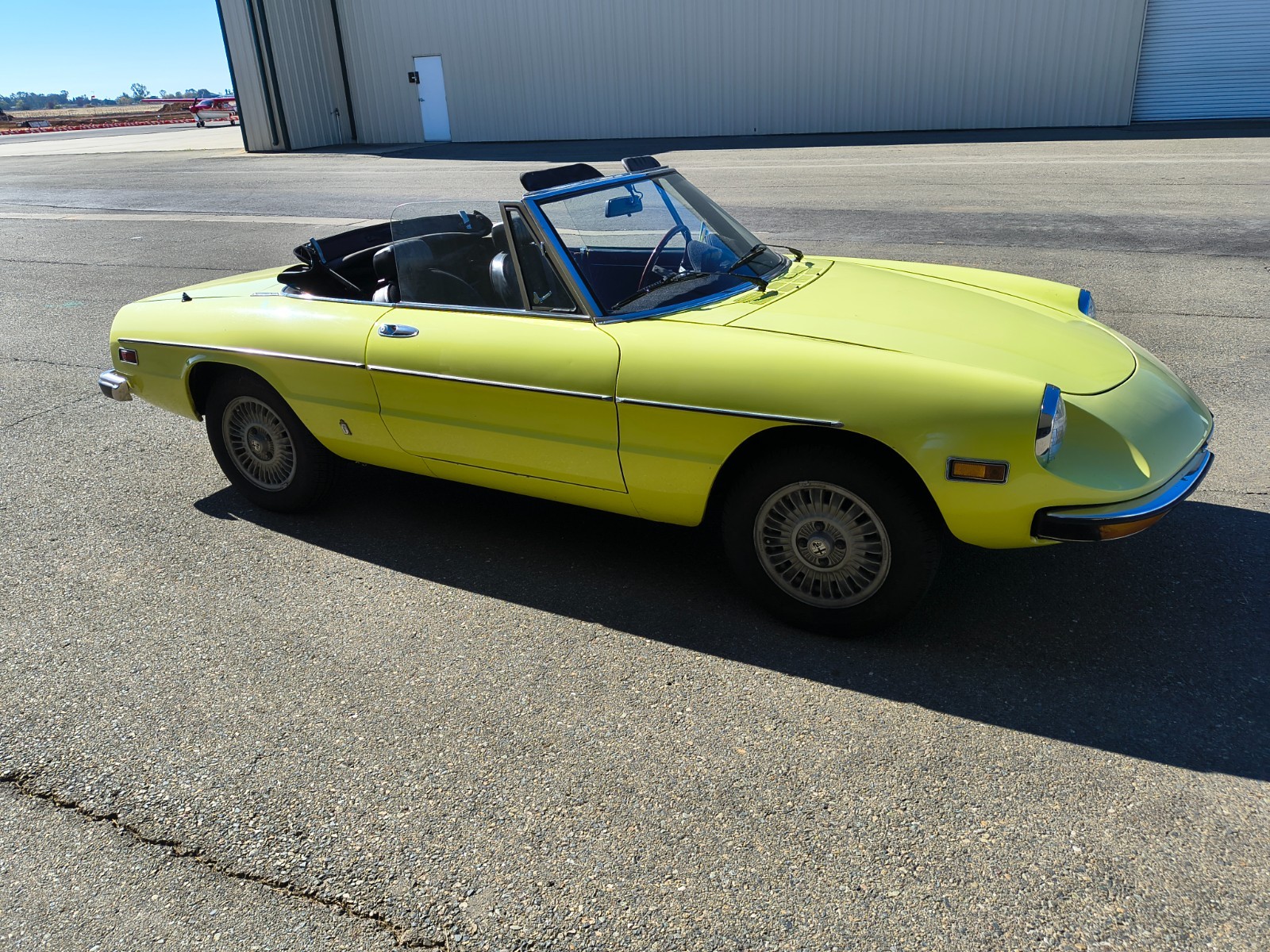 Alfa-Romeo-Spider-1977-Convertible-7