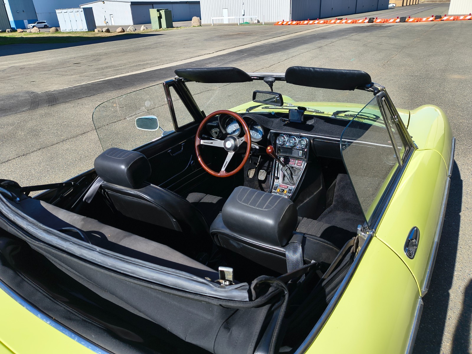 Alfa-Romeo-Spider-1977-Convertible-9