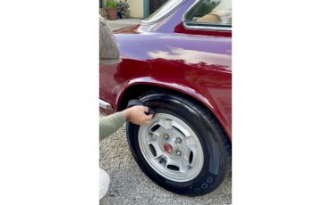 Alfa-romeo-Gta-1300-junior-1971-Burgundy-Alcantara-Beige-12