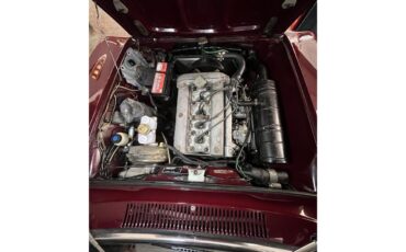 Alfa-romeo-Gta-1300-junior-1971-Burgundy-Alcantara-Beige-14