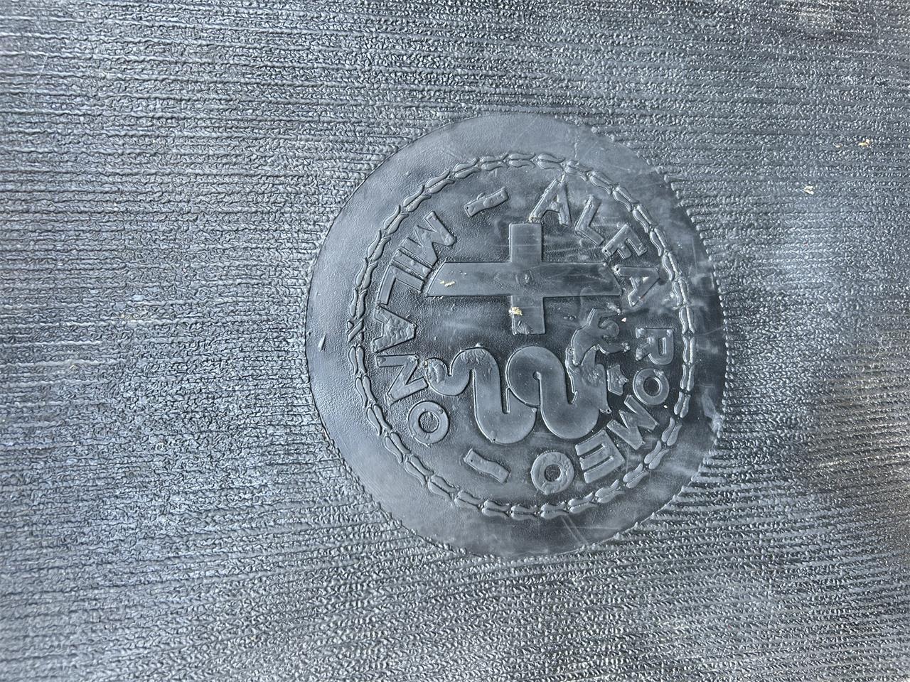 Alfa-romeo-Gta-1300-junior-1971-Burgundy-Alcantara-Beige-17