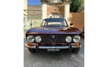 Alfa-romeo-Gta-1300-junior-1971-Burgundy-Alcantara-Beige-3