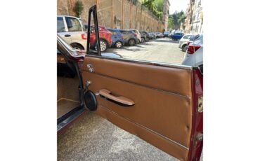 Alfa-romeo-Gta-1300-junior-1971-Burgundy-Alcantara-Beige-32