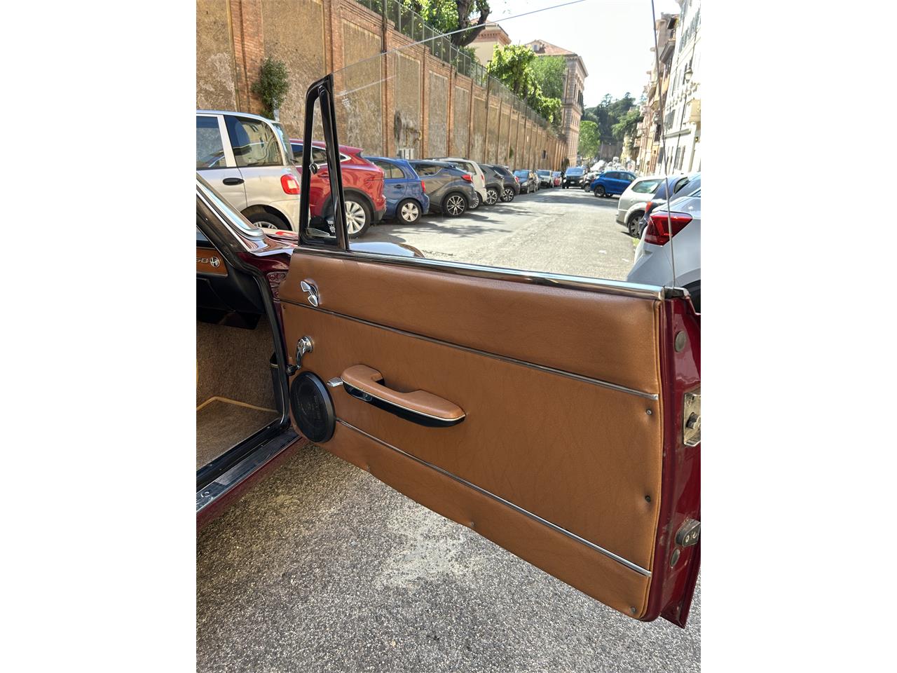Alfa-romeo-Gta-1300-junior-1971-Burgundy-Alcantara-Beige-32