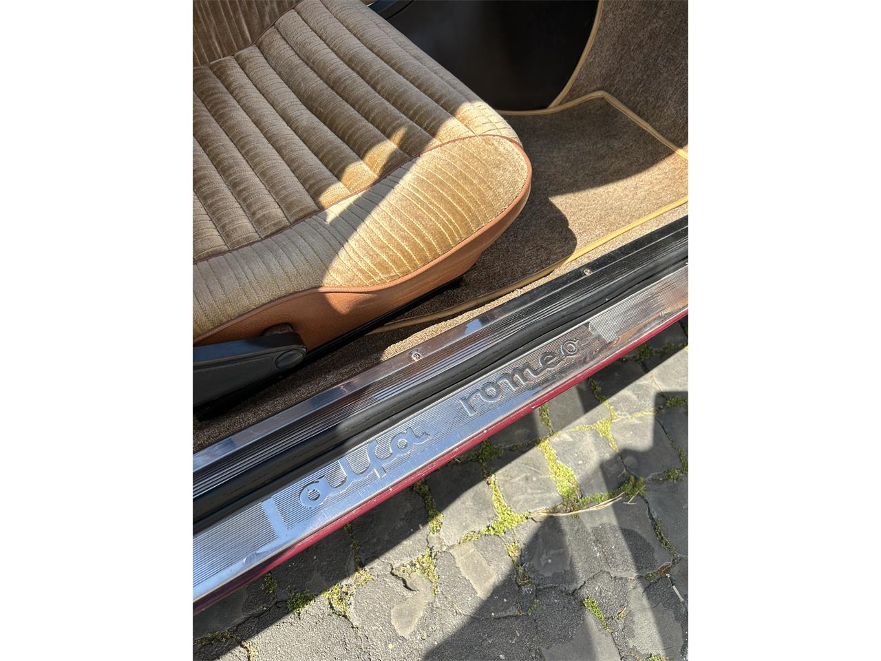 Alfa-romeo-Gta-1300-junior-1971-Burgundy-Alcantara-Beige-33