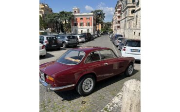 Alfa-romeo-Gta-1300-junior-1971-Burgundy-Alcantara-Beige-4