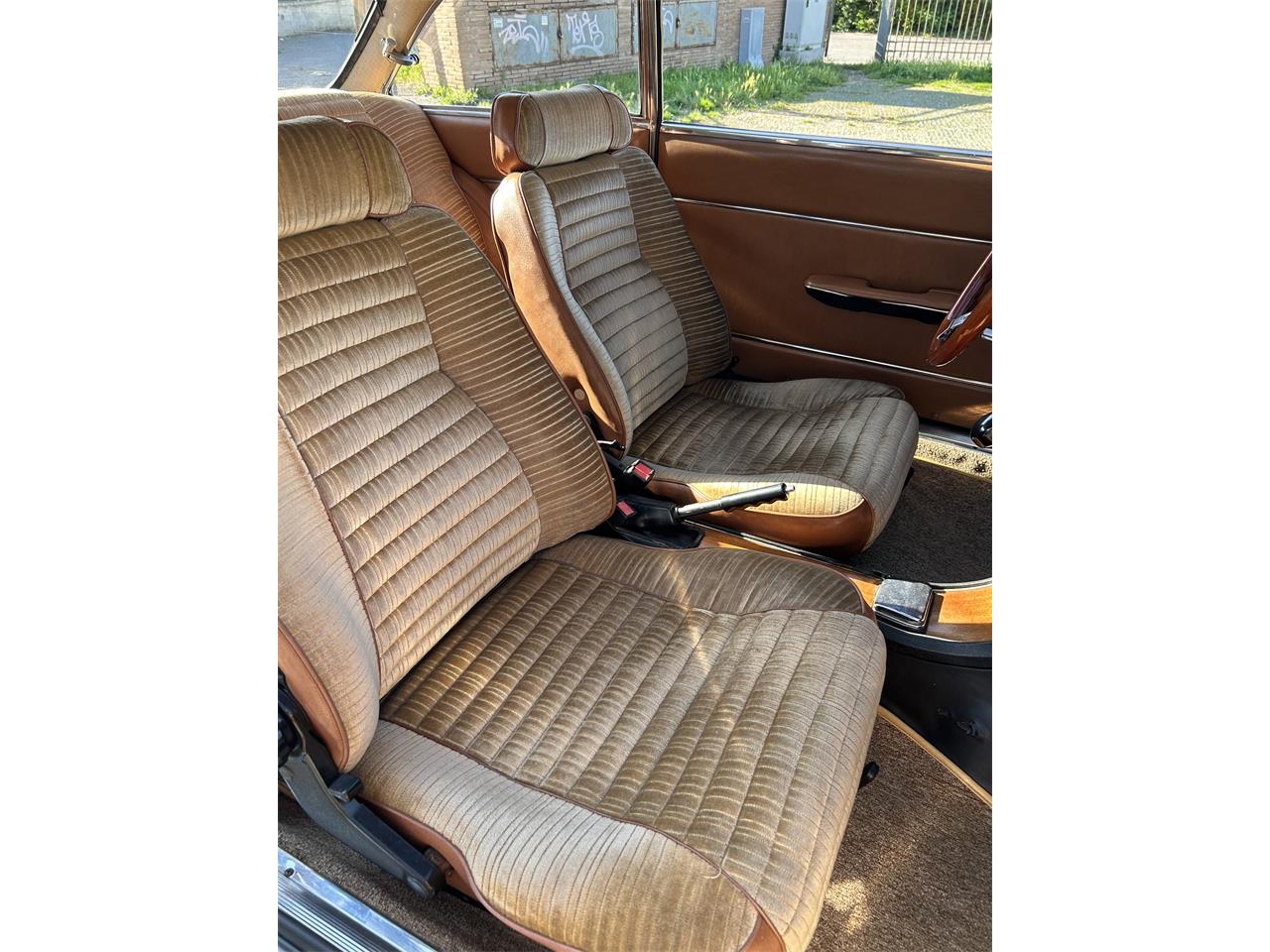 Alfa-romeo-Gta-1300-junior-1971-Burgundy-Alcantara-Beige-6