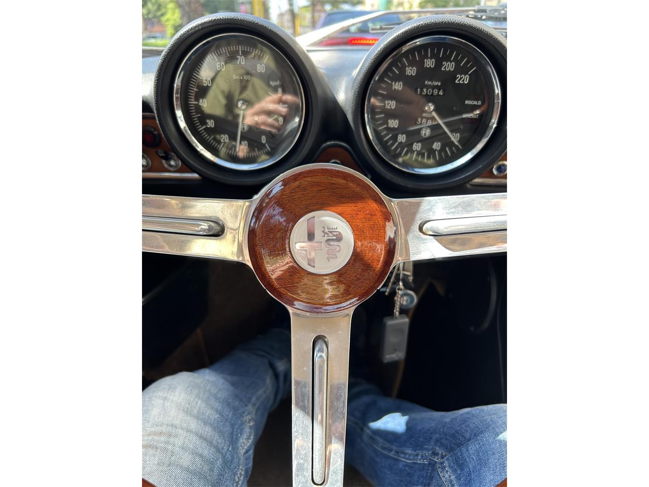 Alfa-romeo-Gta-1300-junior-1971-Burgundy-Alcantara-Beige-9