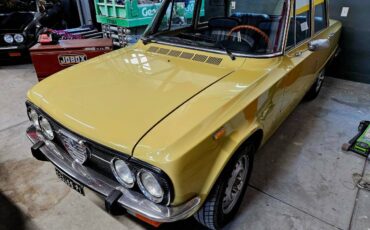 Alfa-romeo-giulia-super-1300-1975-1