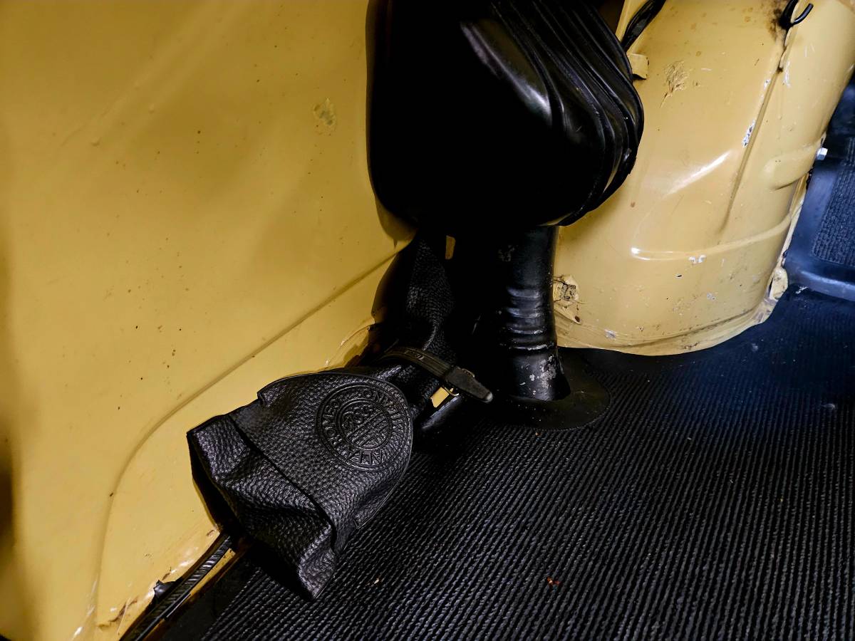 Alfa-romeo-giulia-super-1300-1975-2