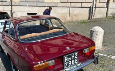 Alfa-romeo-gt-1300-junior-1971-red-1