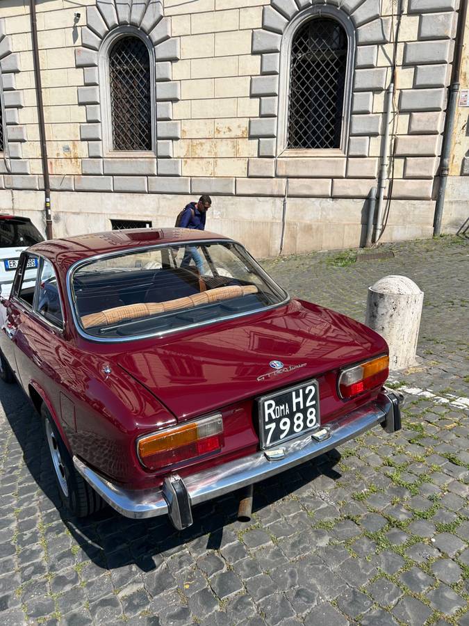 Alfa-romeo-gt-1300-junior-1971-red-1