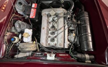 Alfa-romeo-gt-1300-junior-1971-red-18