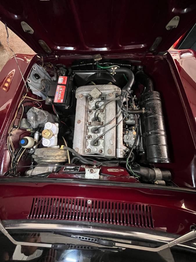 Alfa-romeo-gt-1300-junior-1971-red-18