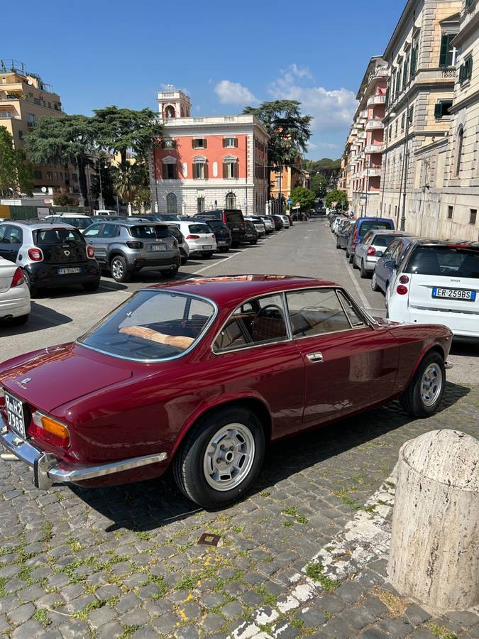 Alfa-romeo-gt-1300-junior-1971-red-2