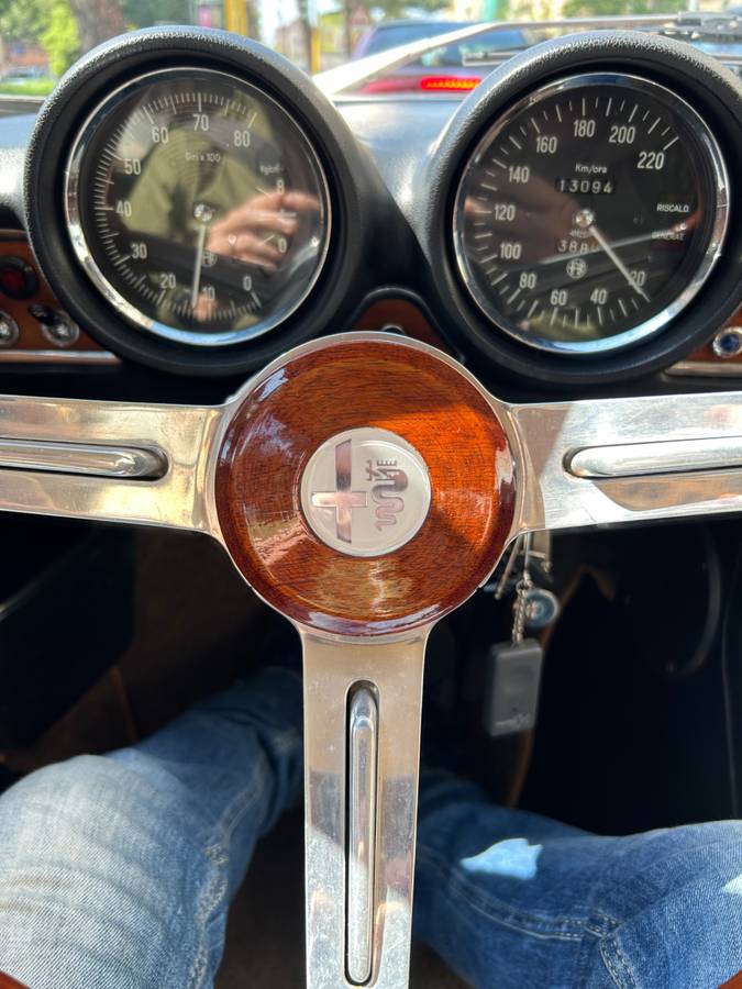 Alfa-romeo-gt-1300-junior-1971-red-22