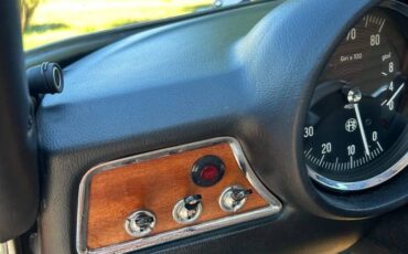 Alfa-romeo-gt-1300-junior-1971-red-23