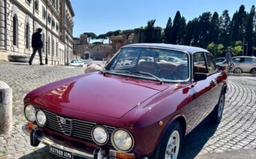 Alfa-romeo-gt-1300-junior-1971-red