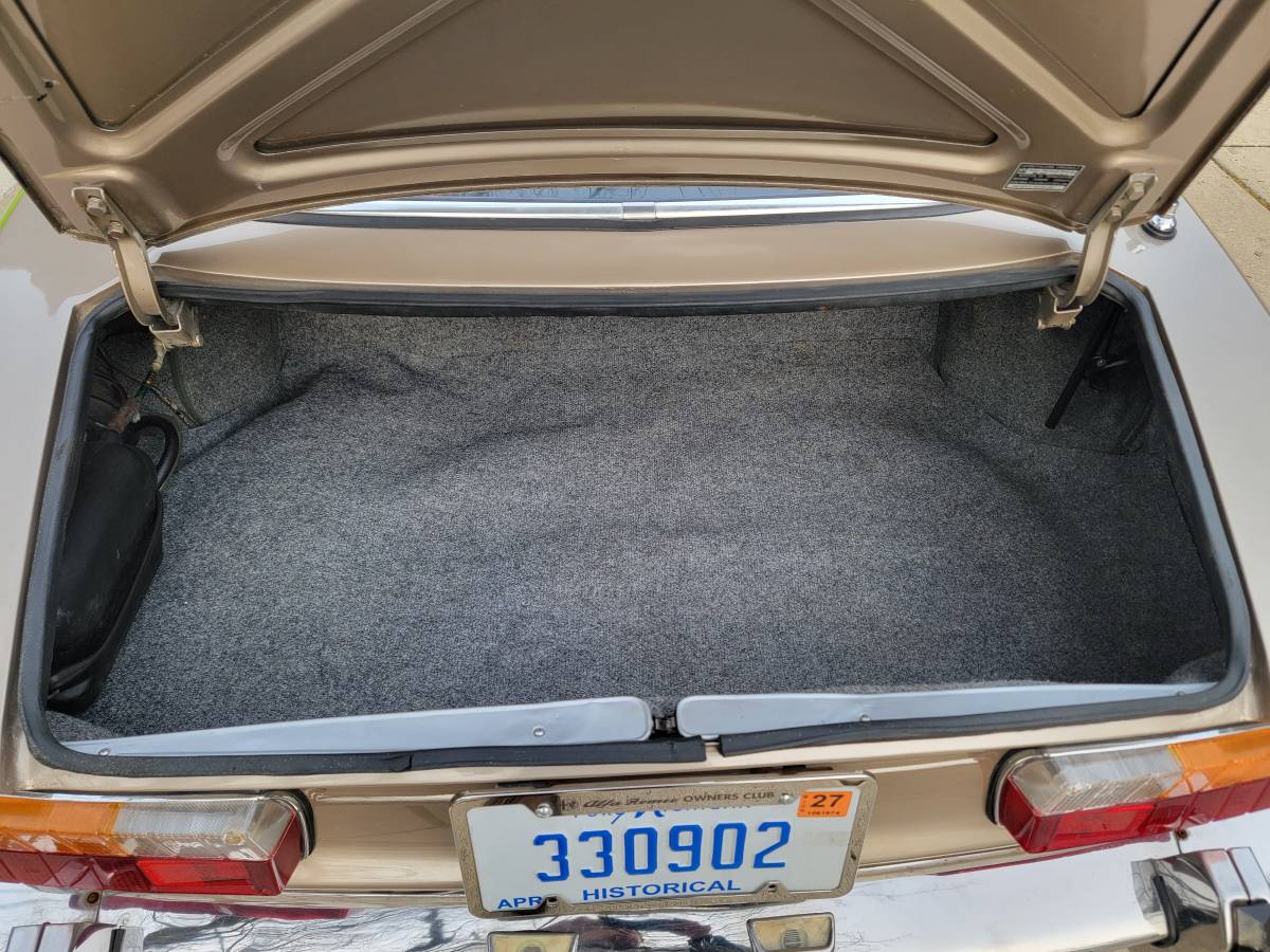 Alfa-romeo-gtv-1972-2