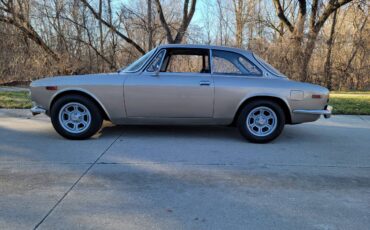 Alfa-romeo-gtv-1972