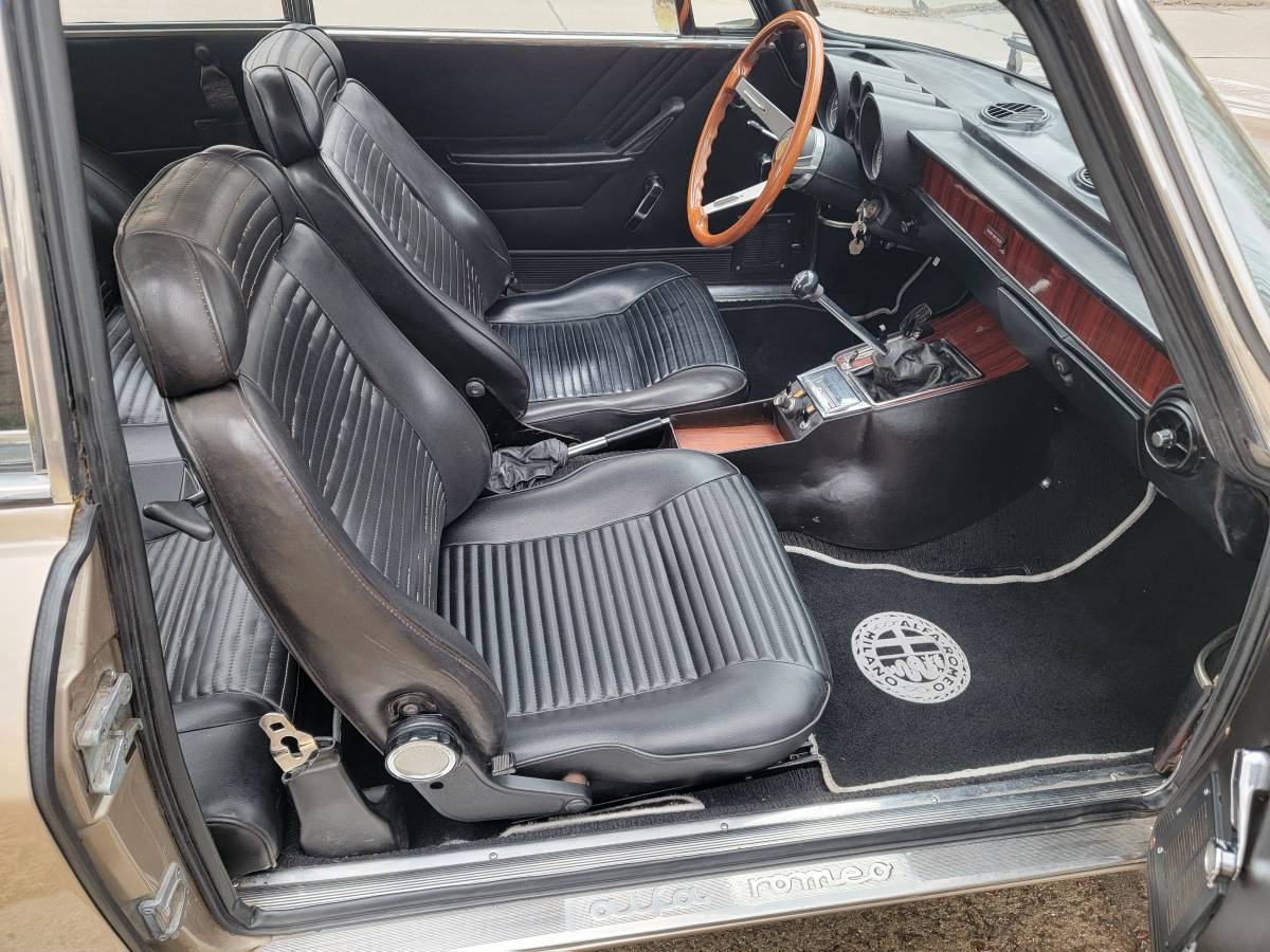 Alfa-romeo-gtv-1972-5