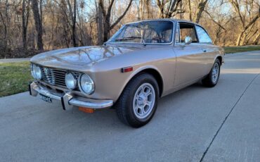 Alfa-romeo-gtv-1972-6