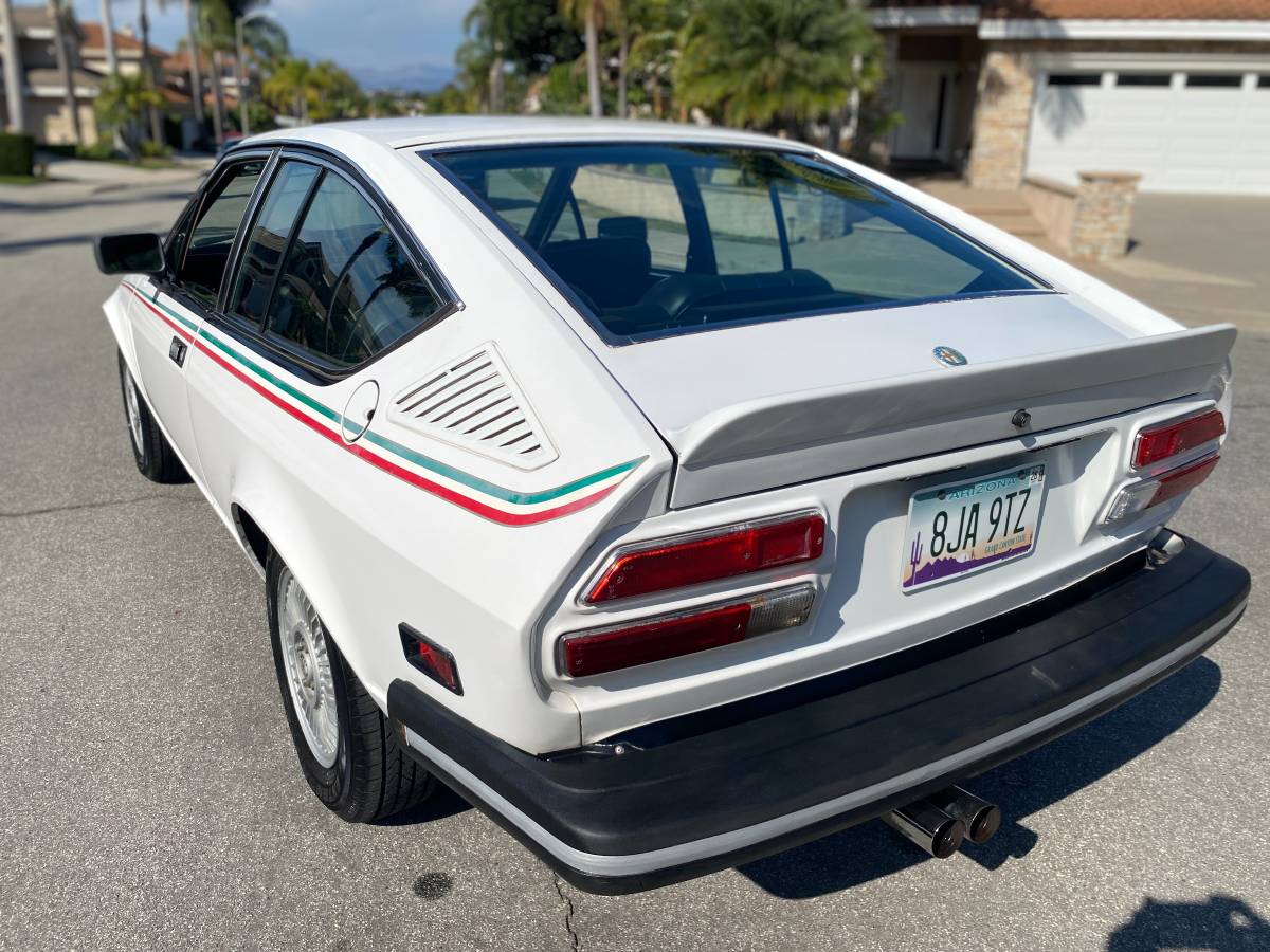 Alfa-romeo-gtv-alfetta-andretti-1977-white-1