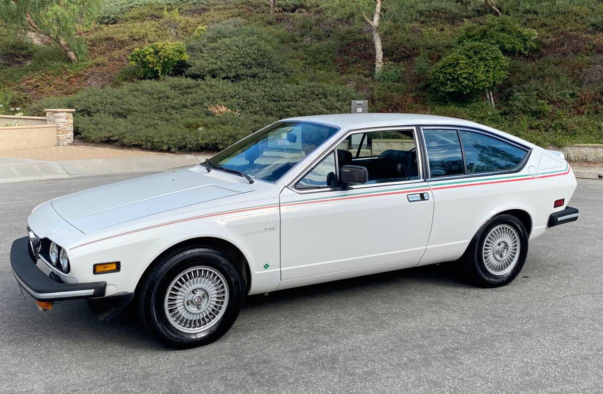 Alfa-romeo-gtv-alfetta-andretti-1977-white-15