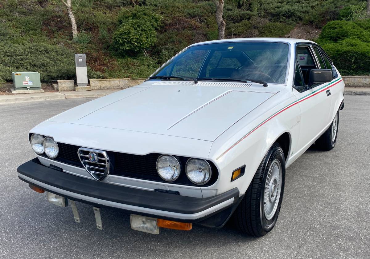 Alfa-romeo-gtv-alfetta-andretti-1977-white-16