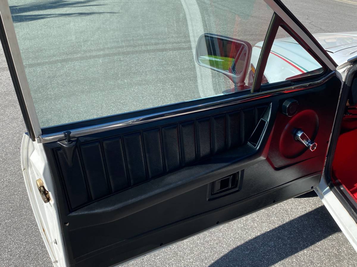 Alfa-romeo-gtv-alfetta-andretti-1977-white-4