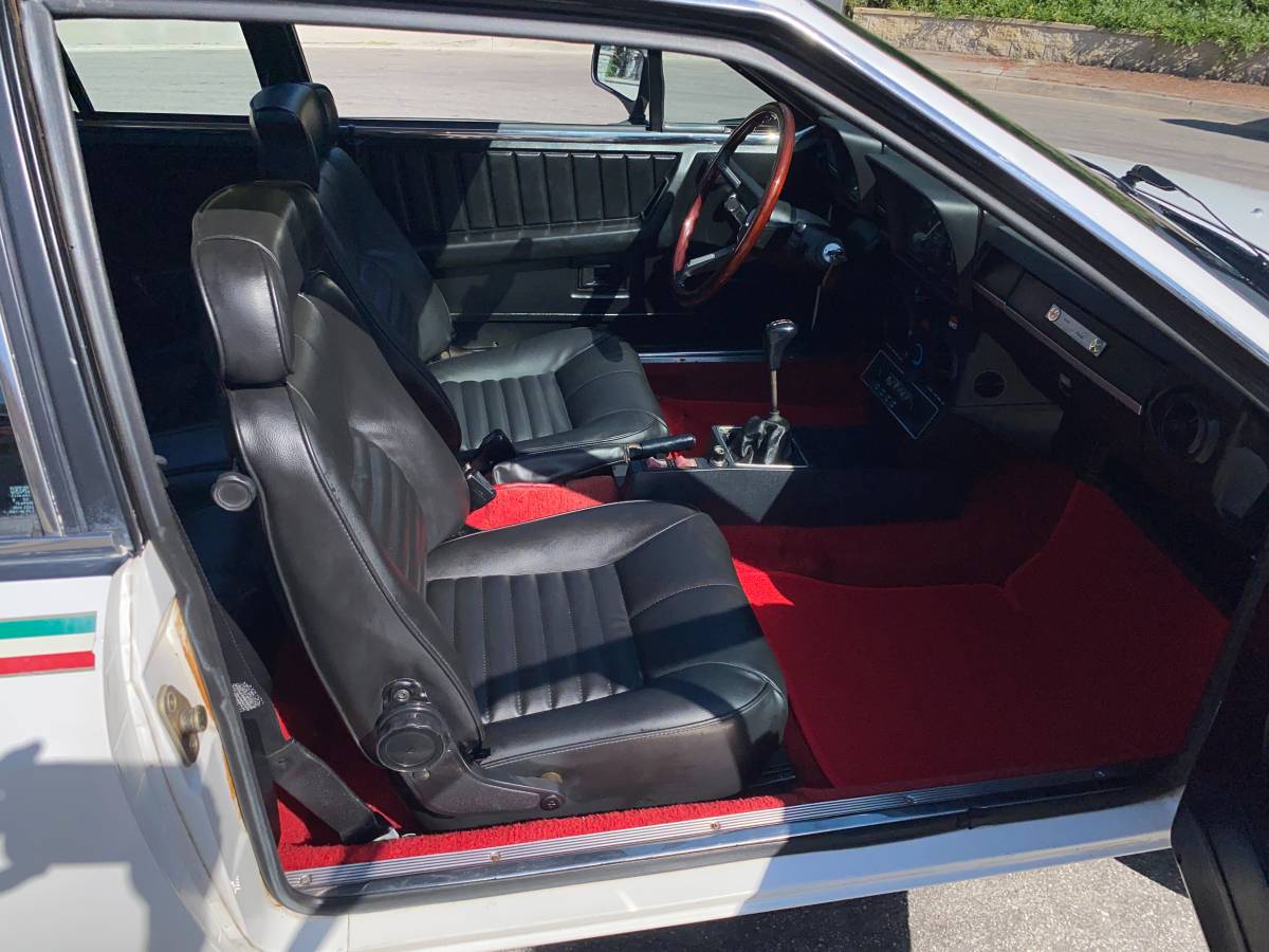 Alfa-romeo-gtv-alfetta-andretti-1977-white-9