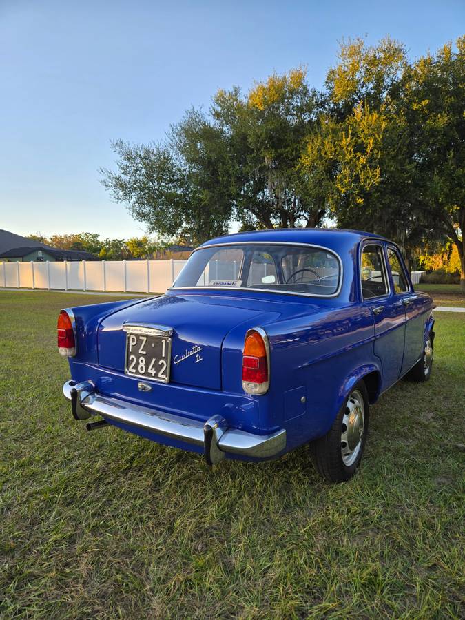 Alfa-romeo-guilietta-1960-blue-10