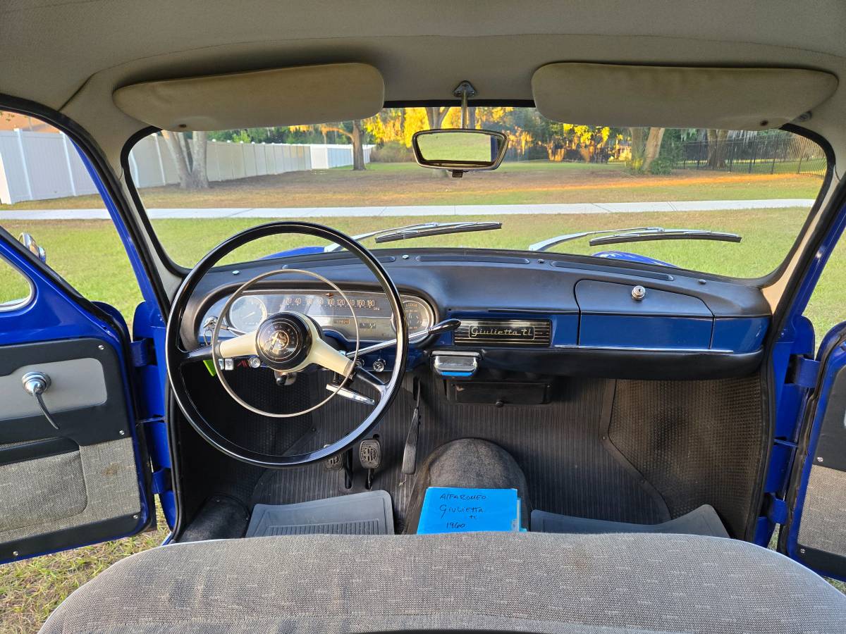 Alfa-romeo-guilietta-1960-blue-19