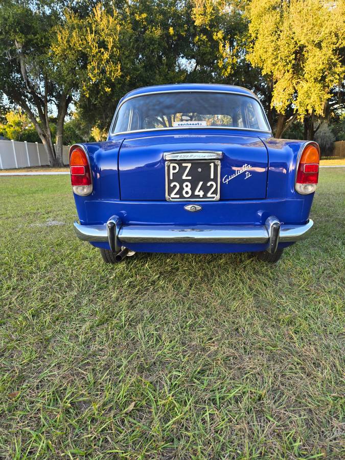 Alfa-romeo-guilietta-1960-blue-23