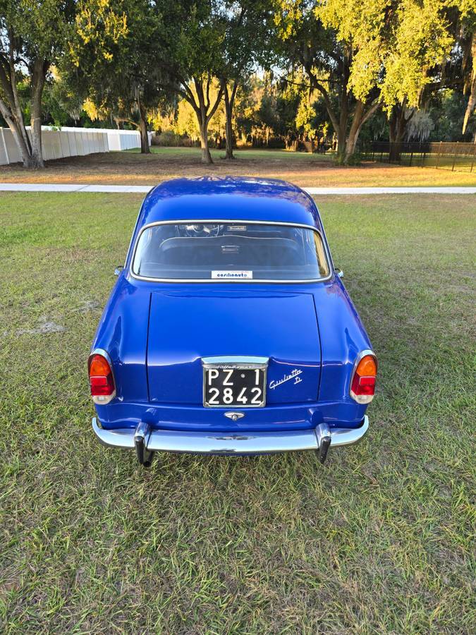 Alfa-romeo-guilietta-1960-blue