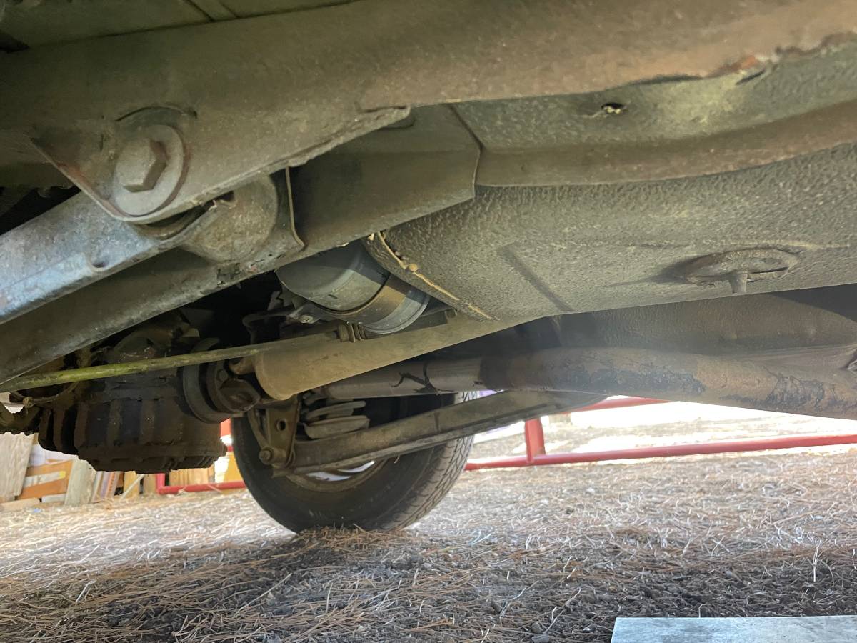 Alfa-romeo-spider-1985-silver-13